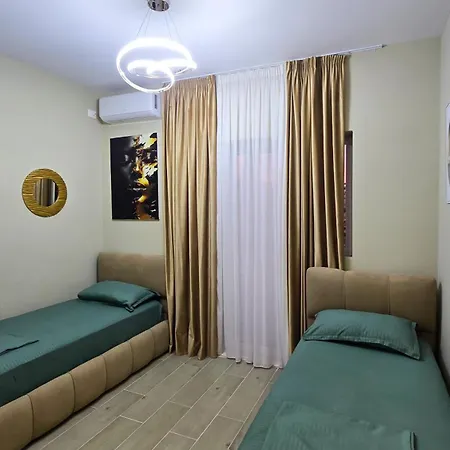 Center And Apartment